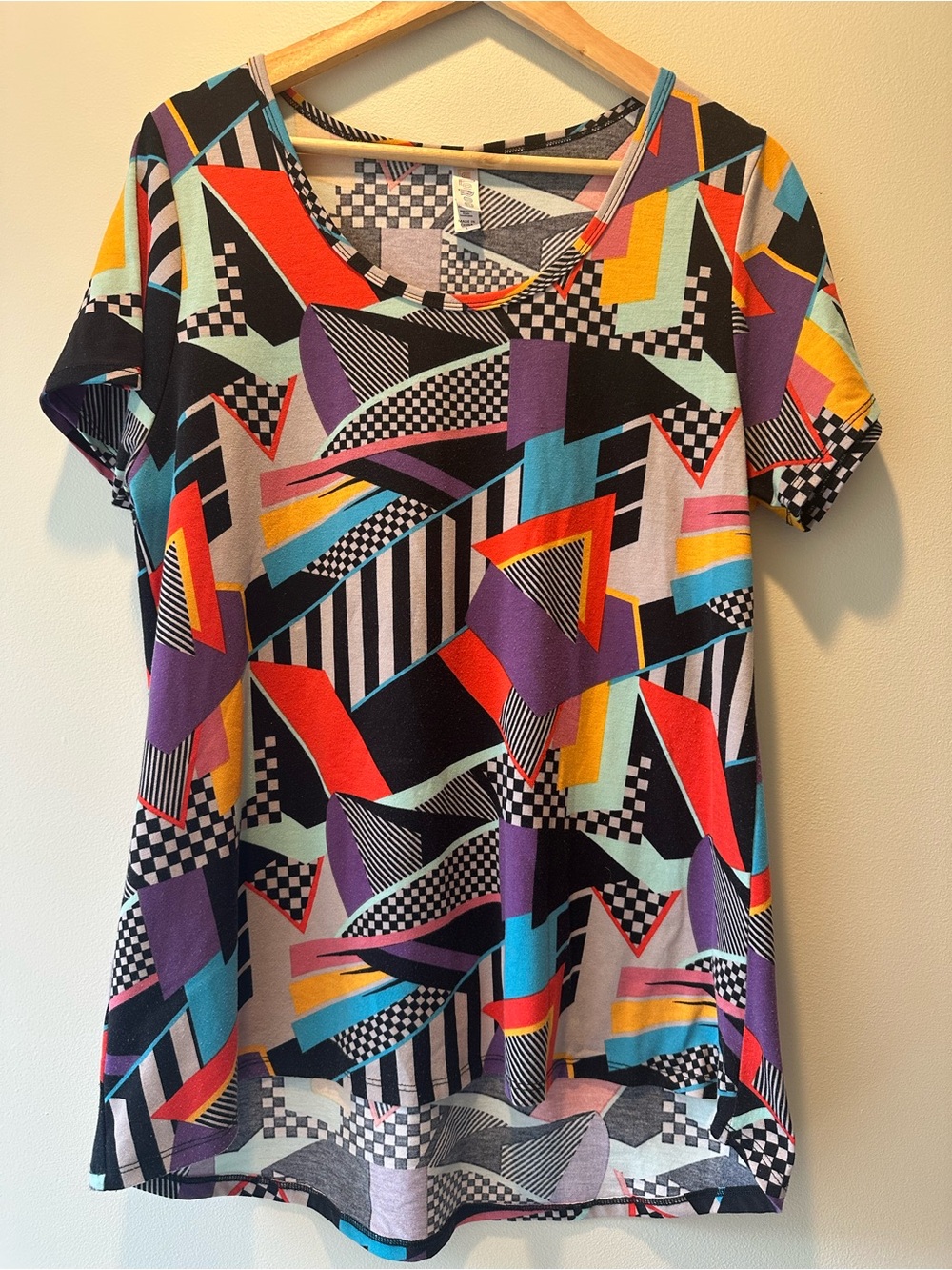 LuLaRoe Short Sleeve Geometric Pattern Colorful Tee